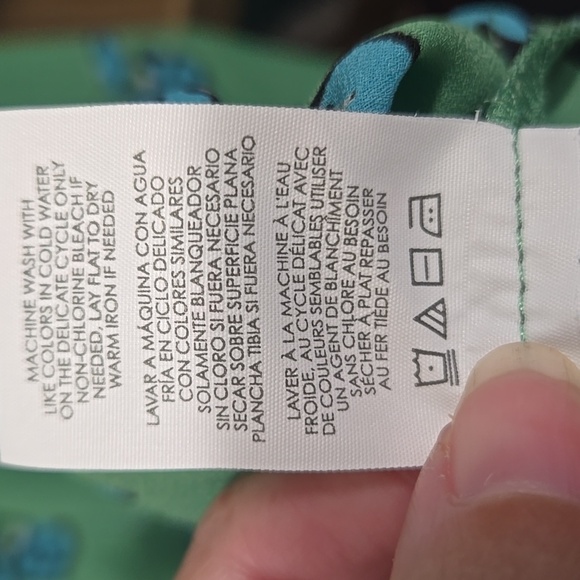 Cabi-5891 "Go-To" Top Floral Button Down-Size (oversized)Small - Picture 6 of 16